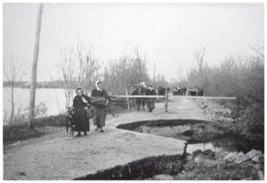 la route de chalonnes s'effondre lors de la crue de 1910