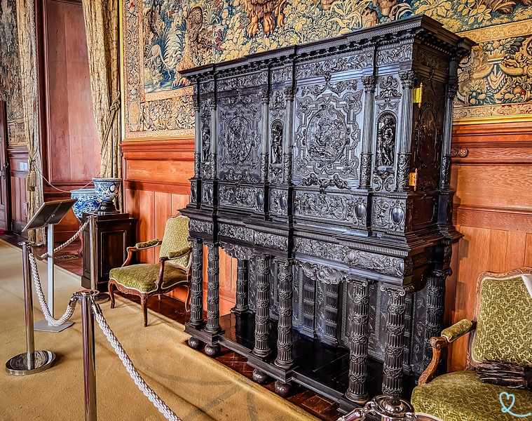 Photographie du cabinet d'ébène du château de Serrant