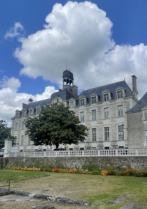 Façade sud de l'abbaye