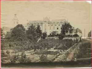 jardins et maison conventuelle de l'abbaye au début du XXème siècle