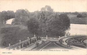 Parc et rivière du château de Serrant