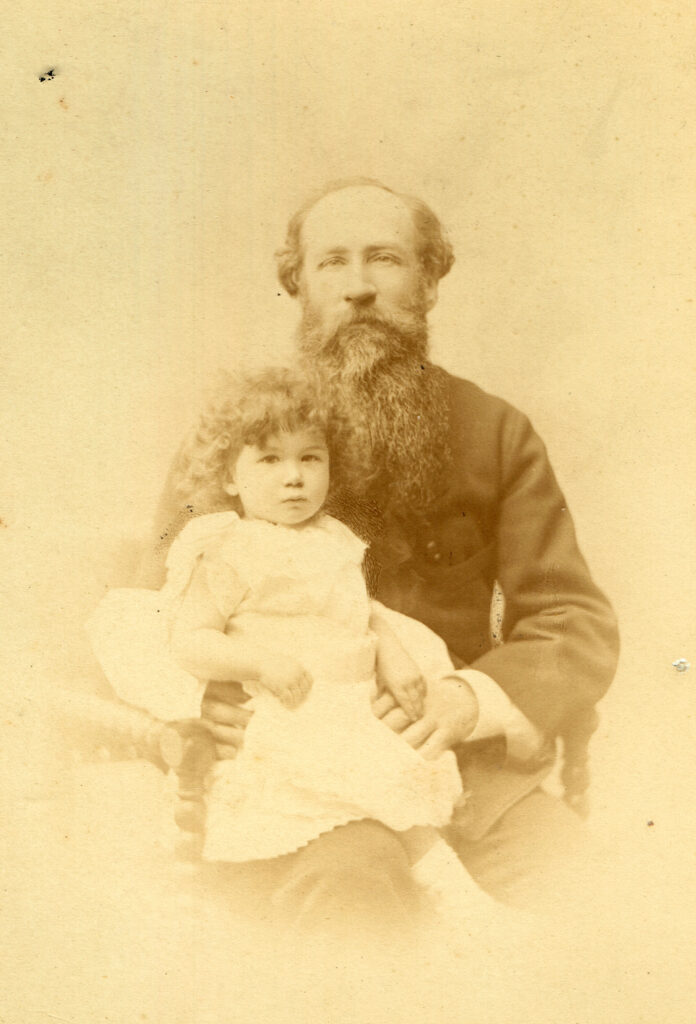 photographie du duc louis charles de la trémoille et de son fils louis marie