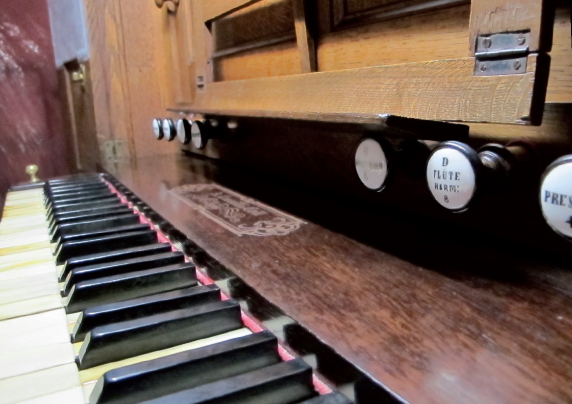 photographie du clavier de l'orgue de l'église