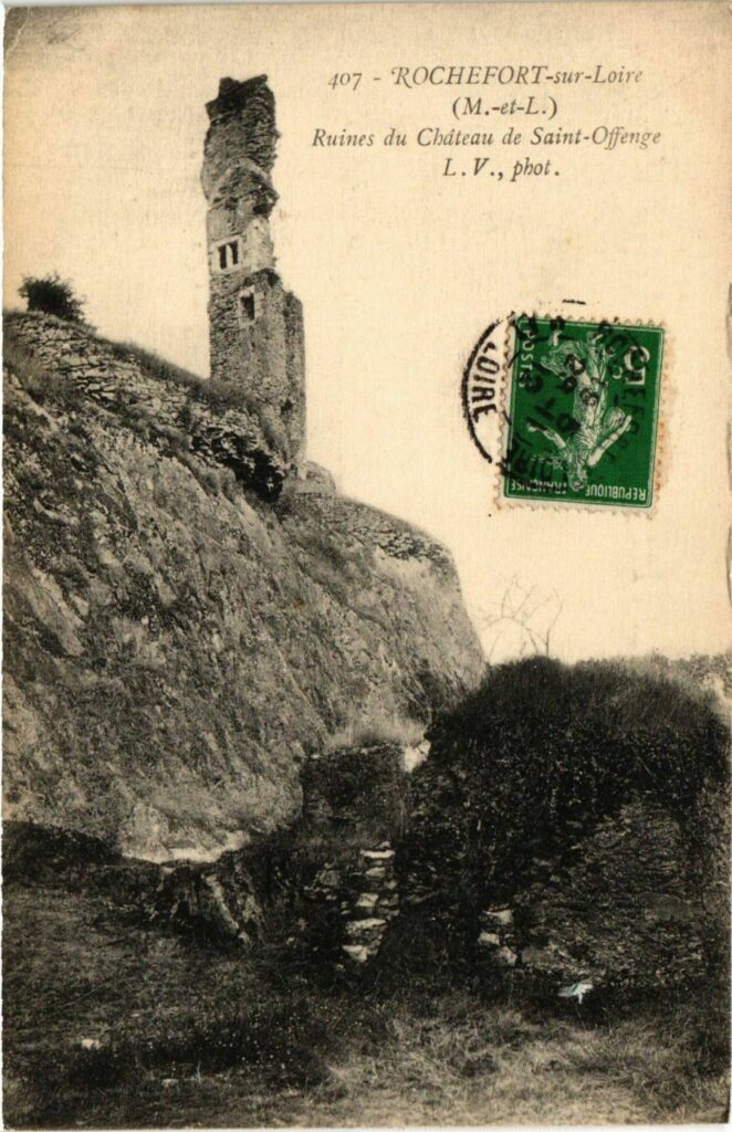 ruines du chateau des saint offange à rochefort sur loire au début du XXème